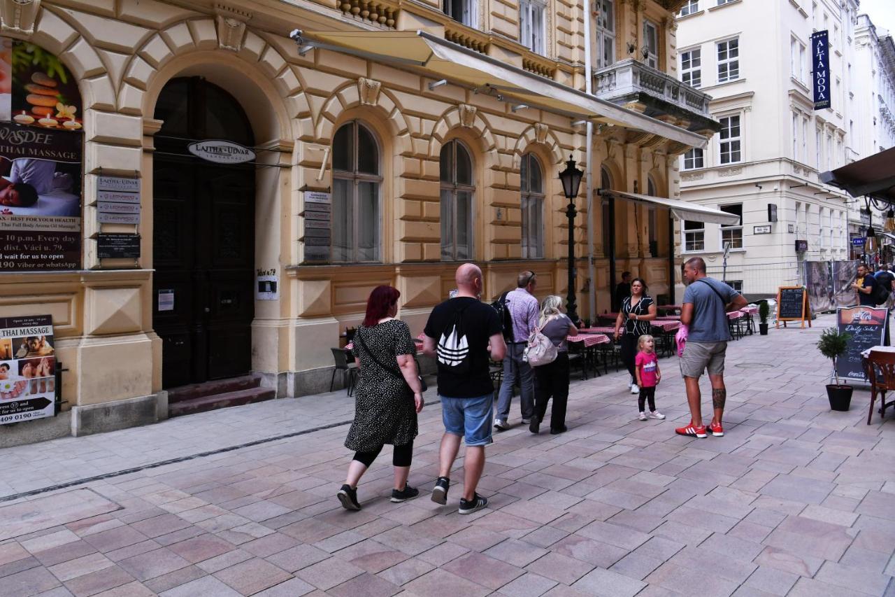 Five Seasons Vaci Utca Apartment Budapeste Exterior foto