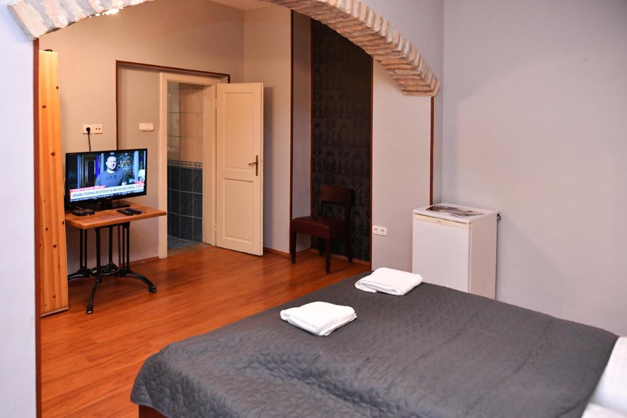 Five Seasons Vaci Utca Apartment Budapeste Exterior foto