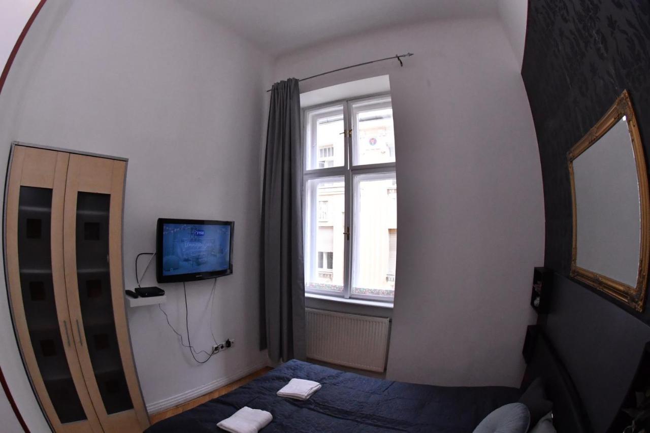 Five Seasons Vaci Utca Apartment Budapeste Exterior foto